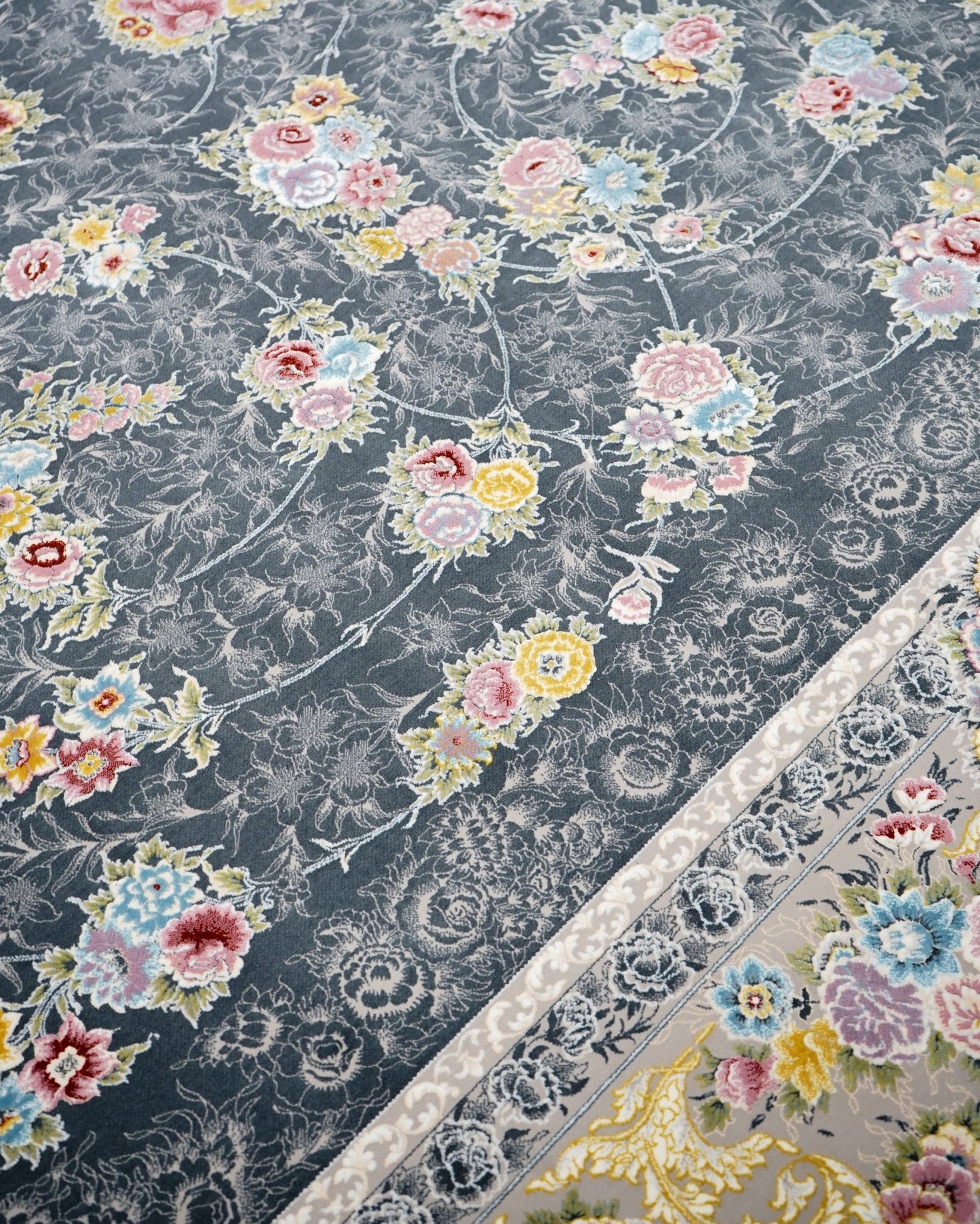 Charcoal Bloom Floral Rug - beUNIQ