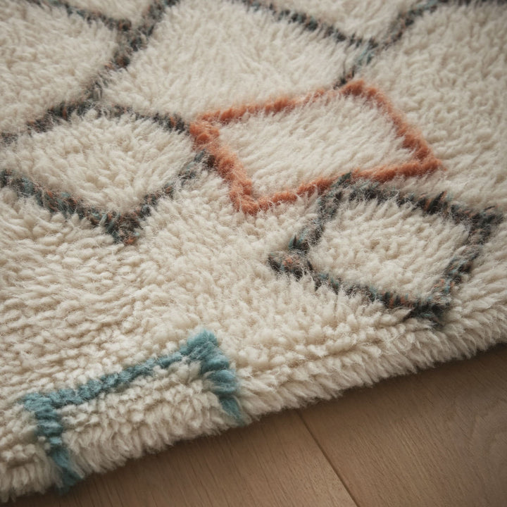 Origins Berber Knotted Chain Wool Rug Ivory Multi Abstract - beUNIQ - abstract diamond rug - 120x170 - Berber knotted rug