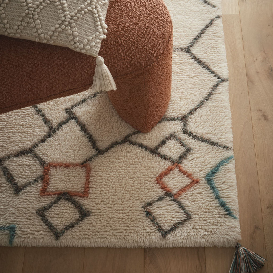 Origins Berber Knotted Chain Wool Rug Ivory Multi Abstract - beUNIQ - abstract diamond rug - 120x170 - Berber knotted rug