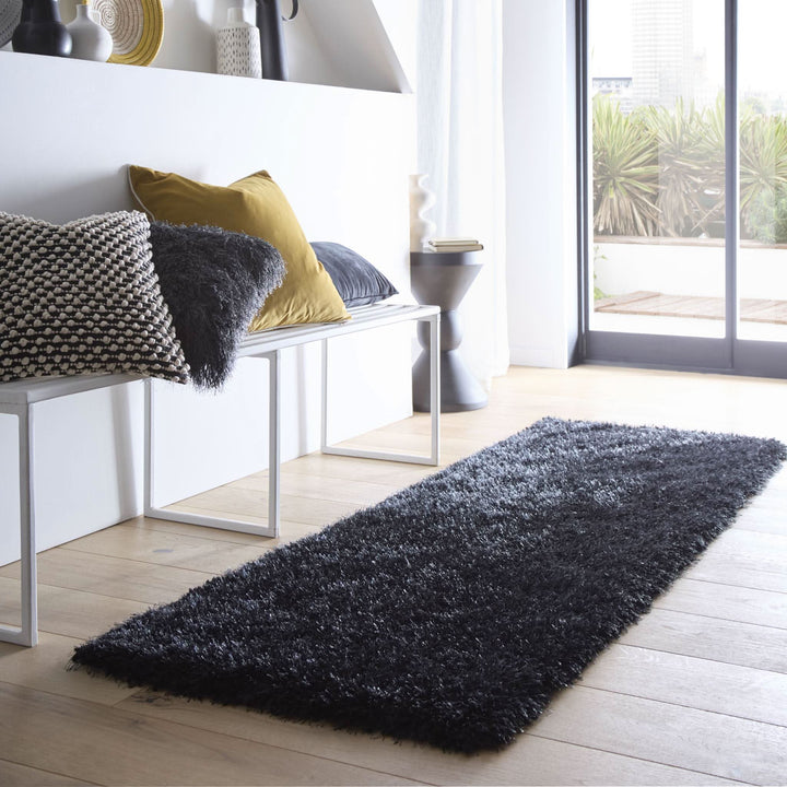 Origins Chicago Black Shaggy Rug Soft Hand Tufted Polyester - beUNIQ - Bedroom Rug - 067x200 - Black Shaggy Rug