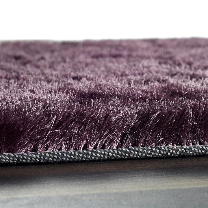 https://cdn.shopify.com/s/files/1/0881/7731/2093/files/Glamour-Shimmer-Mauve-Rug-Edge-Detail.jpg?v=1758718976