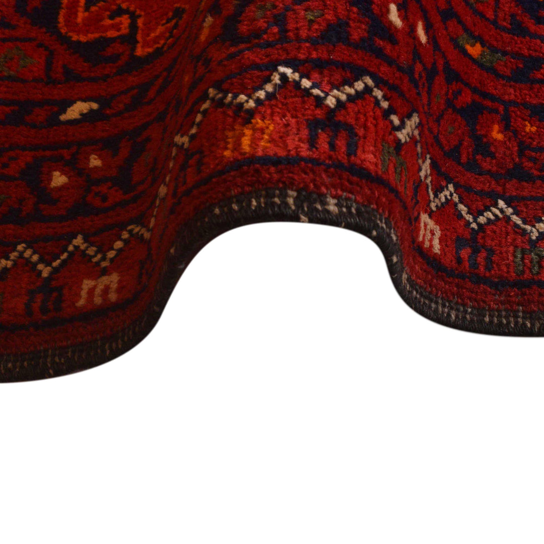 https://cdn.shopify.com/s/files/1/0943/6571/2719/files/Handwoven-Red-Bukhara-Wool-Rug-Premium-Traditional-Area-Carpet-194-290-cm-Aladdinrugs-71789411270991.jpg?v=1768349014