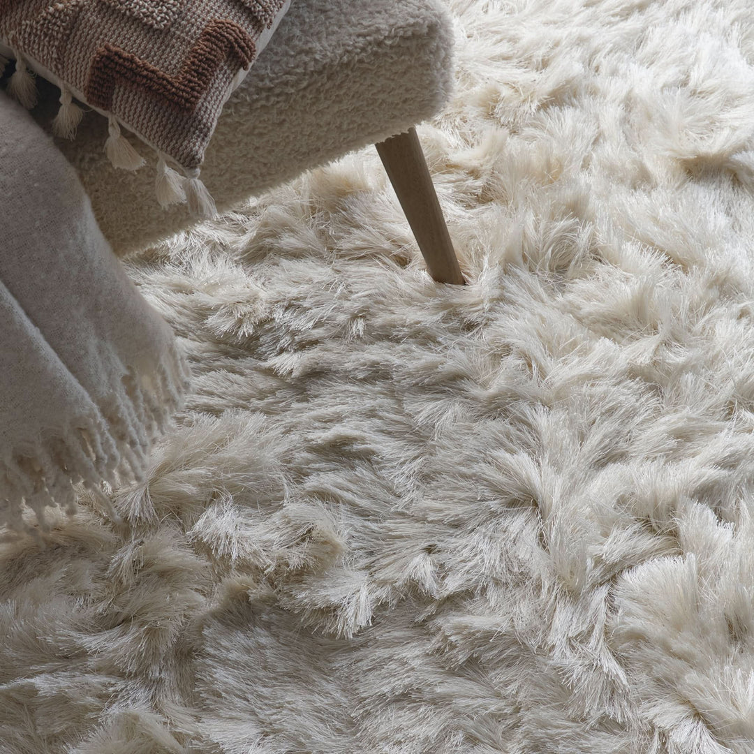 Origins Glamour Deluxe Ivory Shimmering Soft Pile Area Rug - beUNIQ - cream area rug - 120cm x 170cm - Created by Product Upload