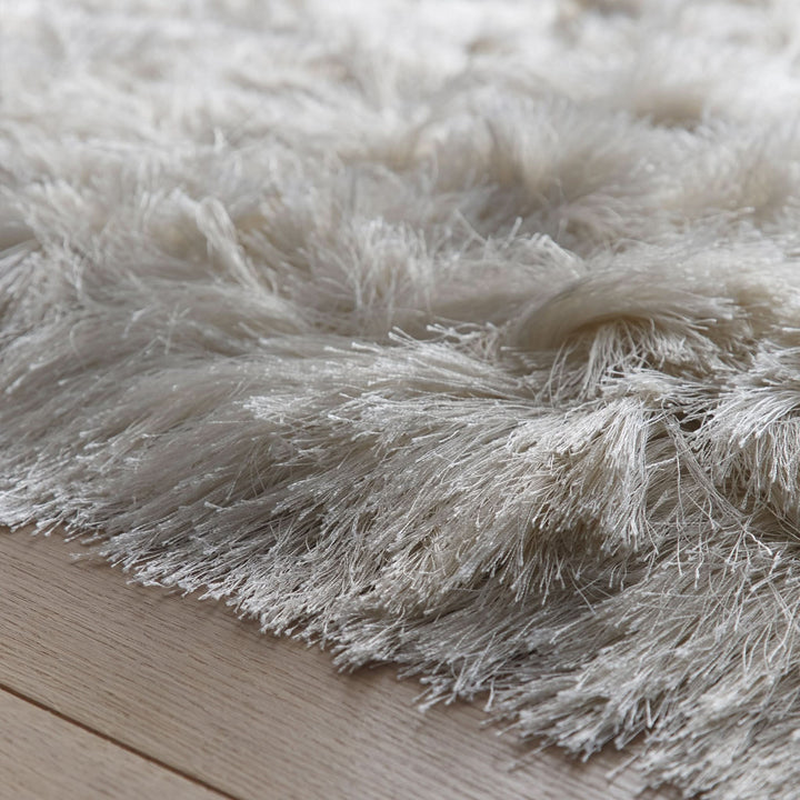 Origins Glamour Deluxe Ivory Shimmering Soft Pile Area Rug - beUNIQ - cream area rug - 120cm x 170cm - Created by Product Upload