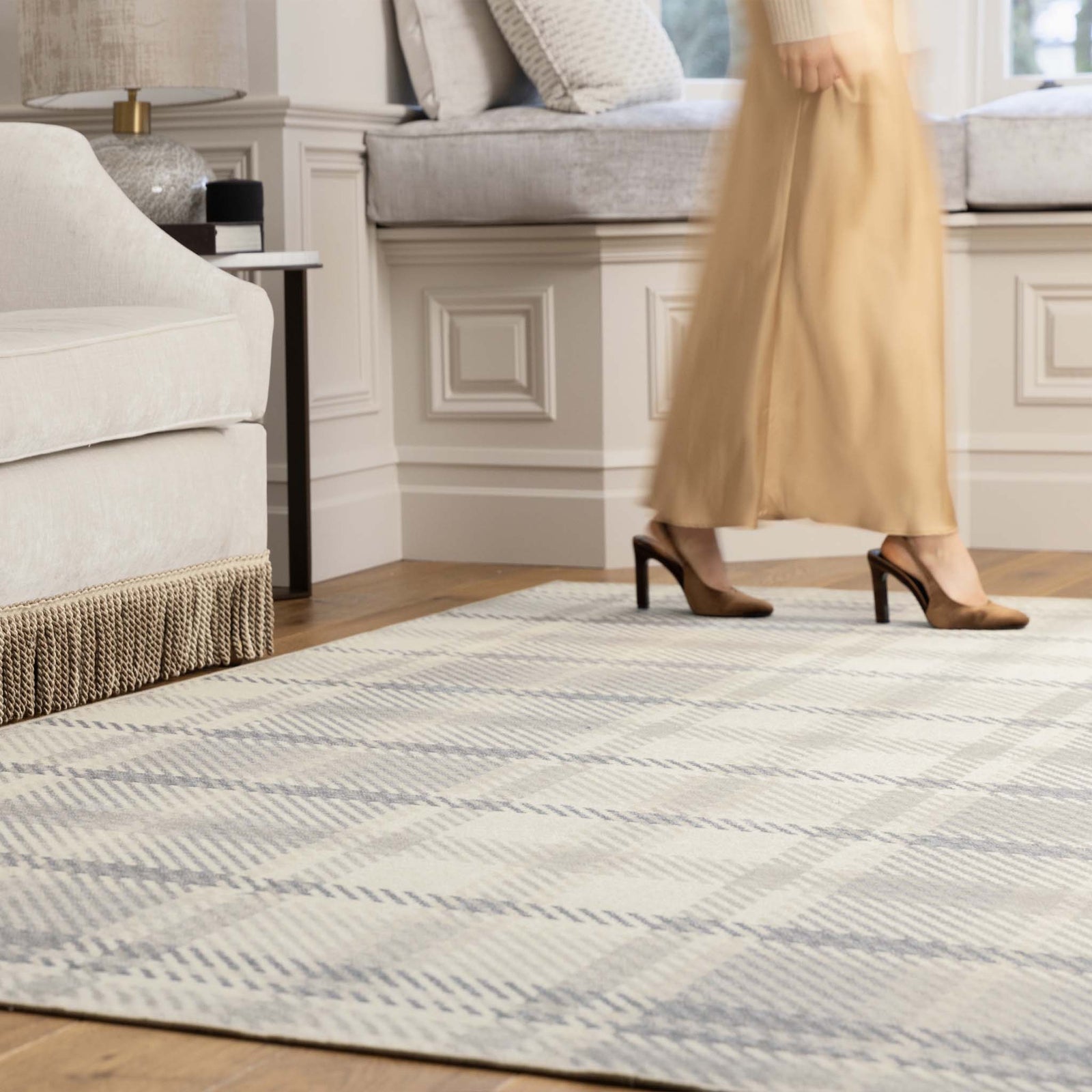 https://cdn.shopify.com/s/files/1/0881/7731/2093/files/Isla-Plaid-Neutral-Rug-Lifestyle_01.jpg?v=1769595007