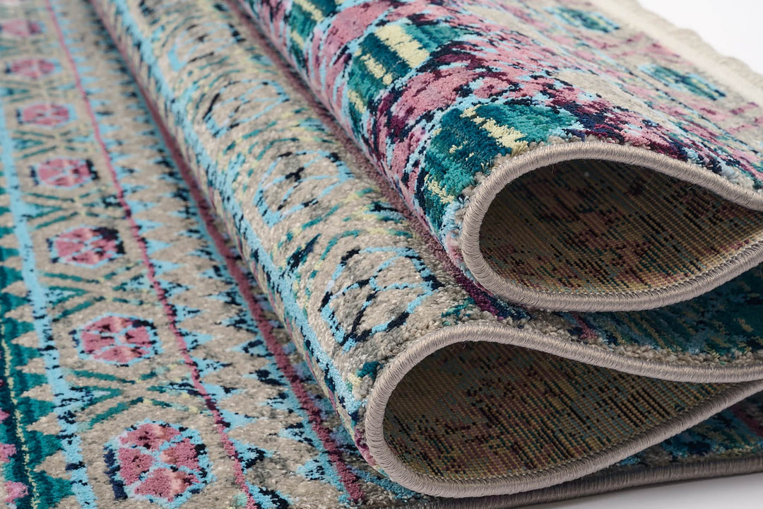 https://i0.wp.com/threadsandweave.com/wp-content/uploads/2024/06/Scarlet-Rugs-CH001-12.jpg?fit=2048%2C1365&amp;ssl=1
