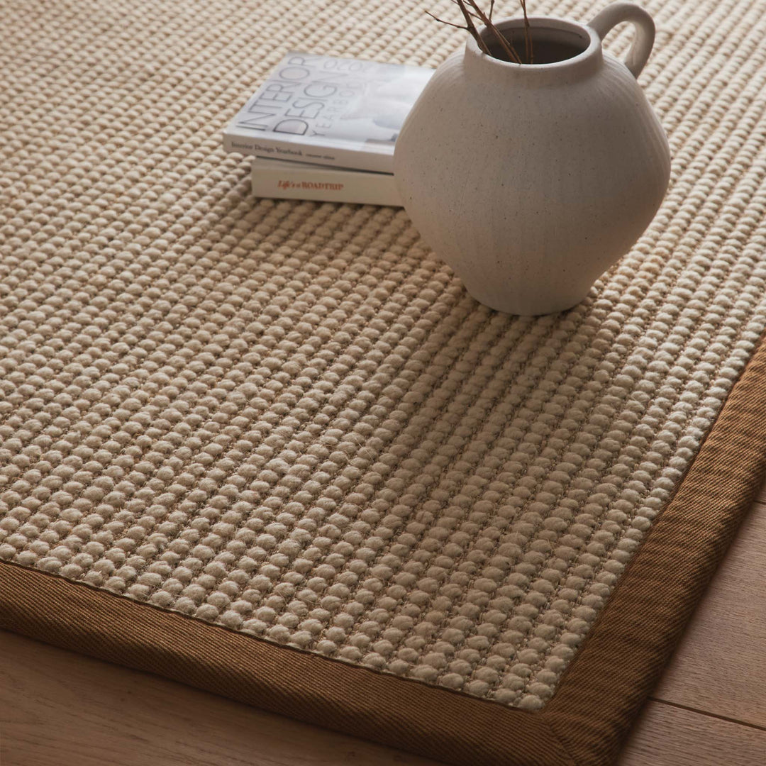https://cdn.shopify.com/s/files/1/0881/7731/2093/files/Sisal-Boucle-Mocha-Lifestyle_02.jpg?v=1751976857