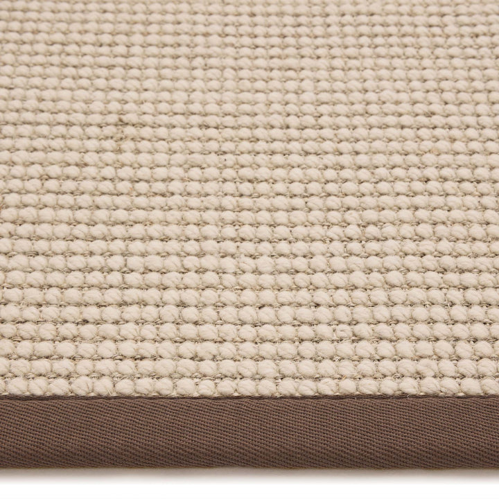 https://cdn.shopify.com/s/files/1/0881/7731/2093/files/Sisal-Boucle-Mocha-Pile-Height-Detail.jpg?v=1751976857