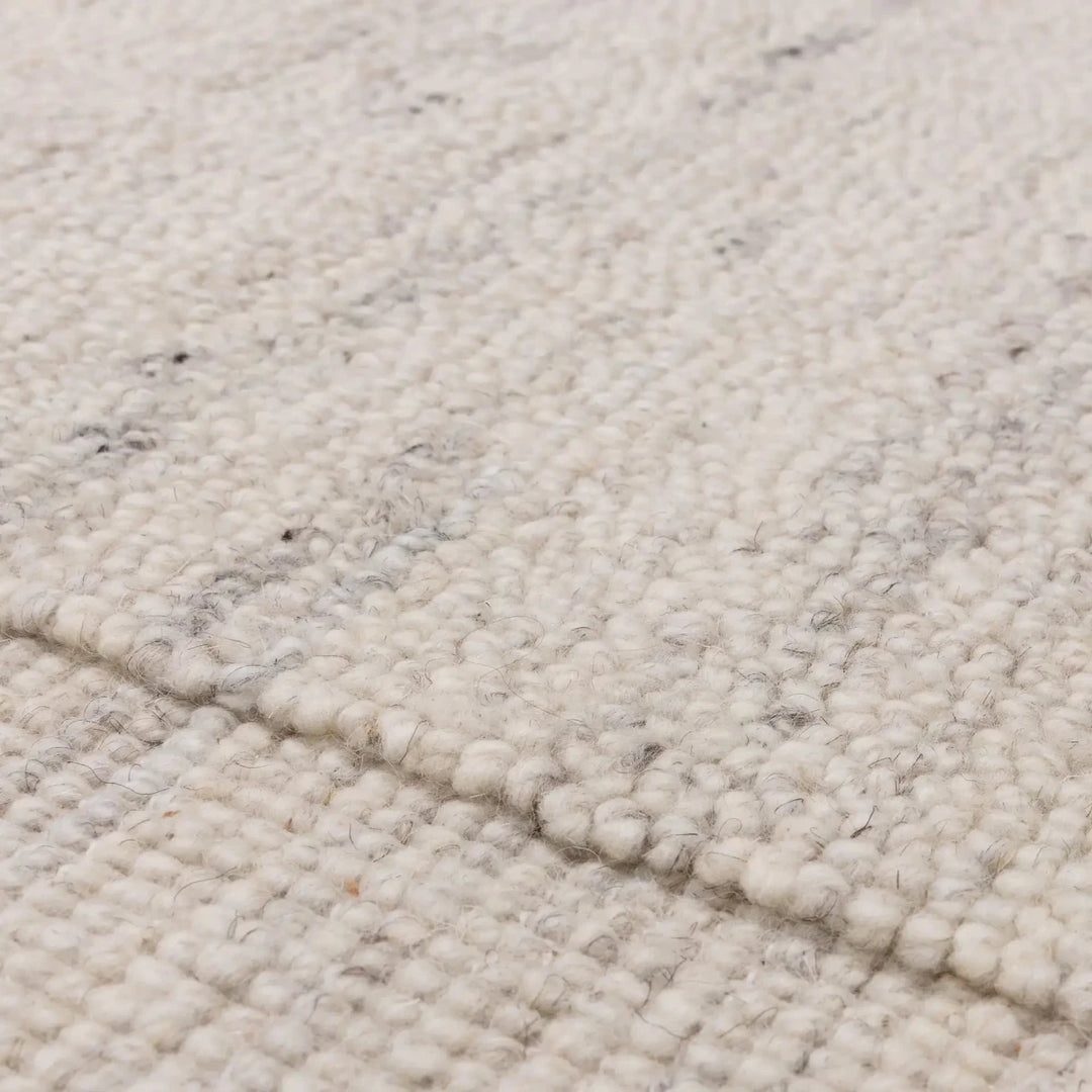 Larson - beUNIQ - asia1 - Ivory -