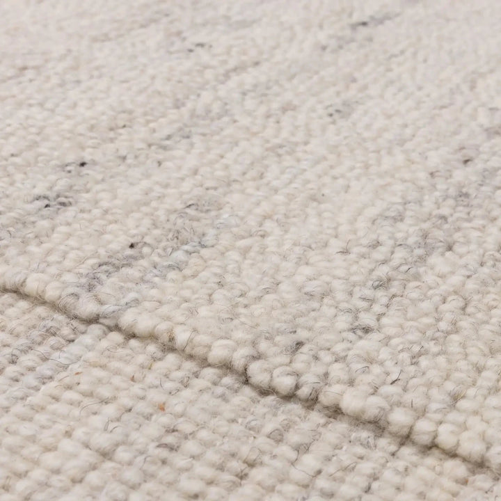 Larson - beUNIQ - asia1 - Ivory -