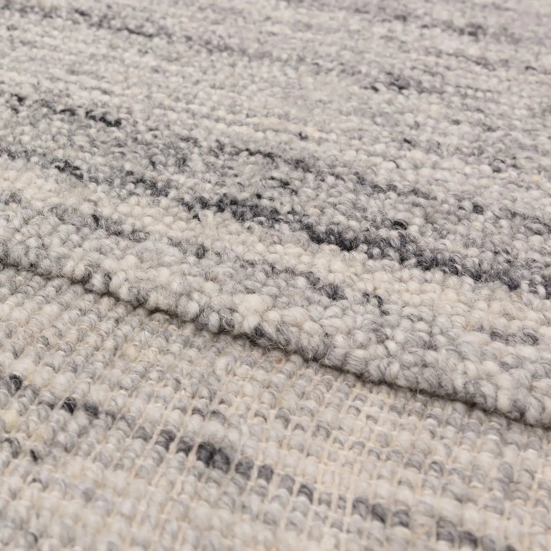Larson Grey    beUNIQ