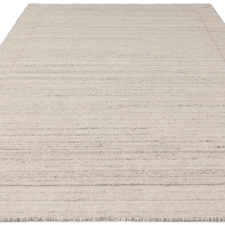 Larson Ivory    beUNIQ