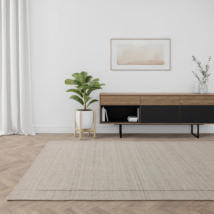 Larson Ivory    beUNIQ