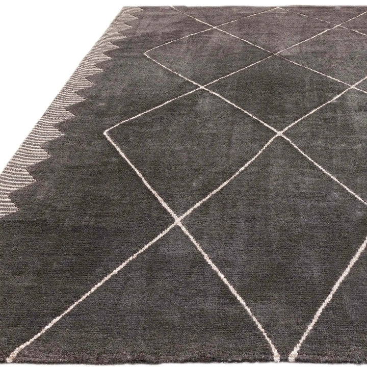 Mason Diamond Black    beUNIQ