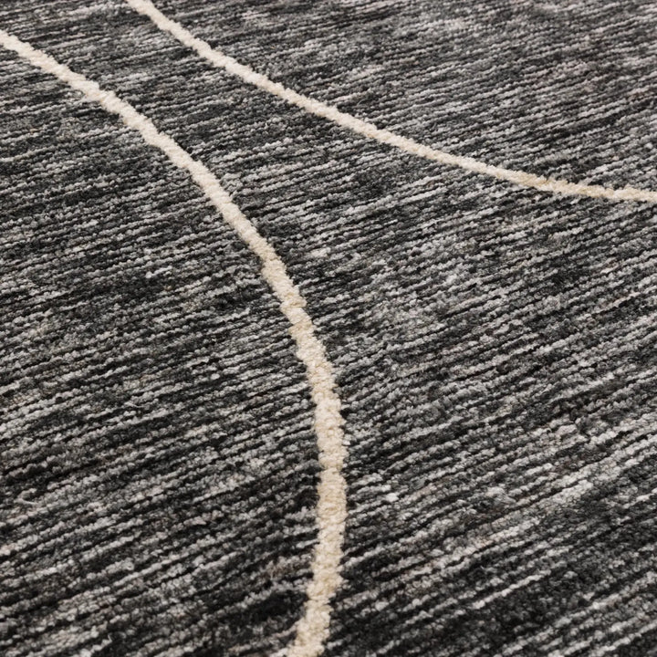 Mason Linear Rug    beUNIQ