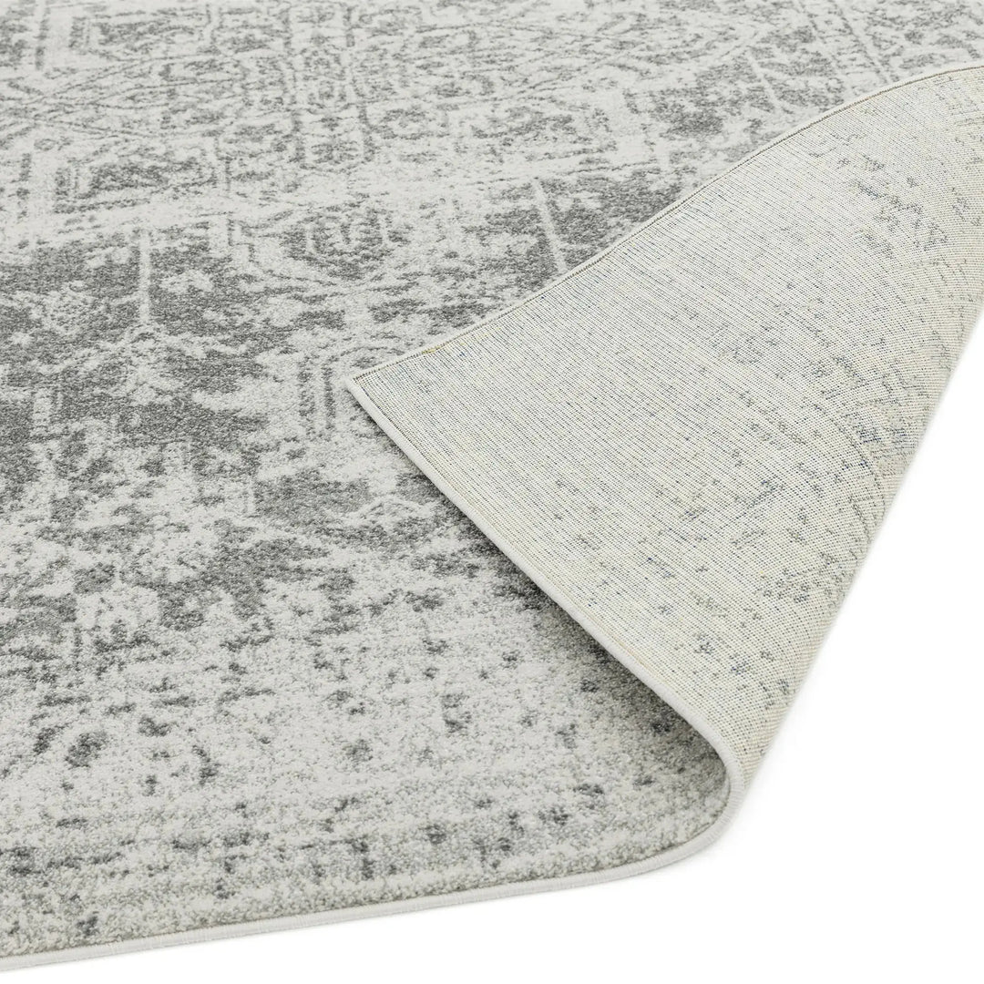 Nova NV26 Medallion Ivory    beUNIQ