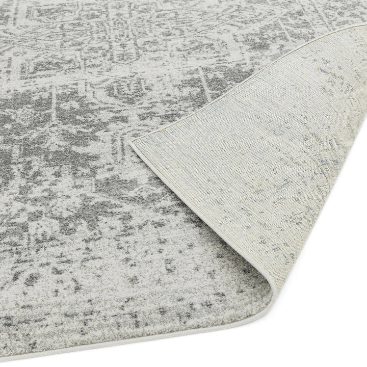 Nova NV26 Medallion Ivory    beUNIQ