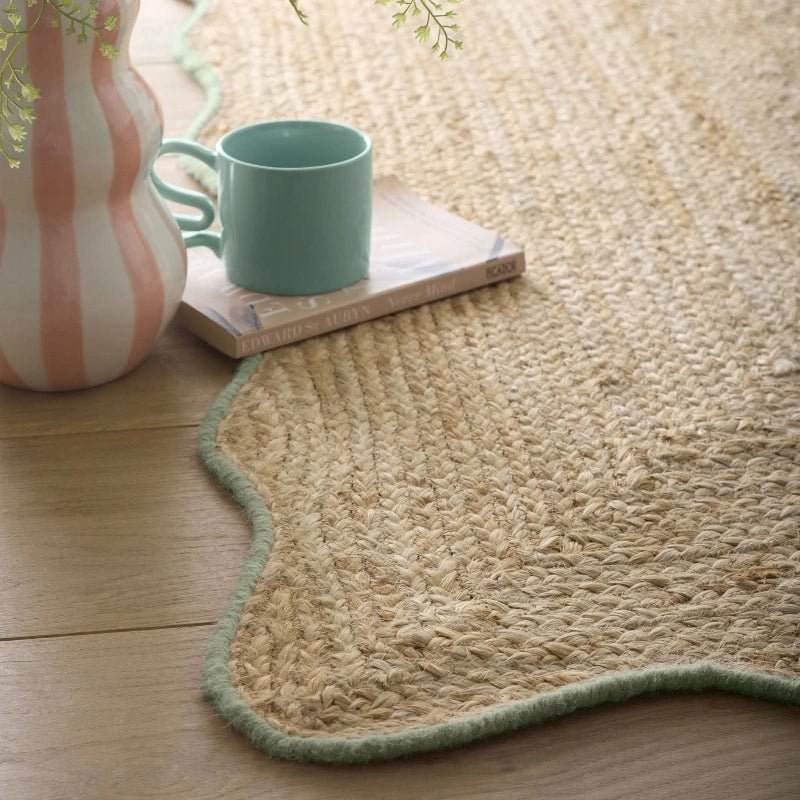 Origins Jute Rug Scalloped Edge with Green Border - beUNIQ - Created by Product Upload - 120x170 cm - Green Wool Border Rug