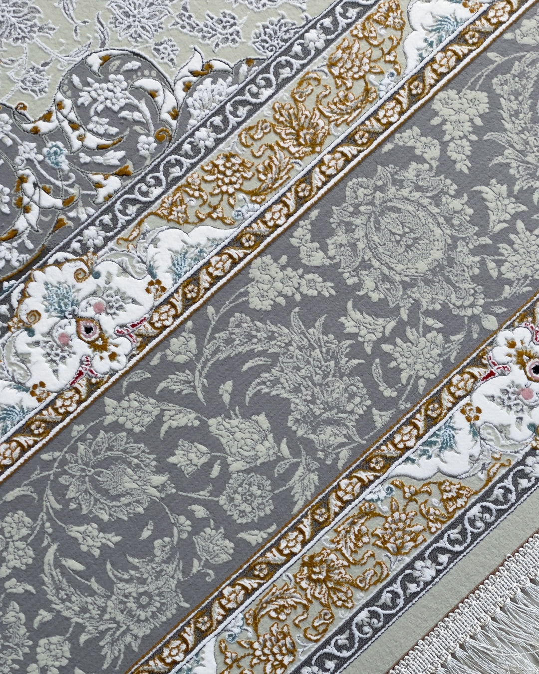 Timeless Persia Silver Persian-Style Medallion Low-Pile Acrylic Rug