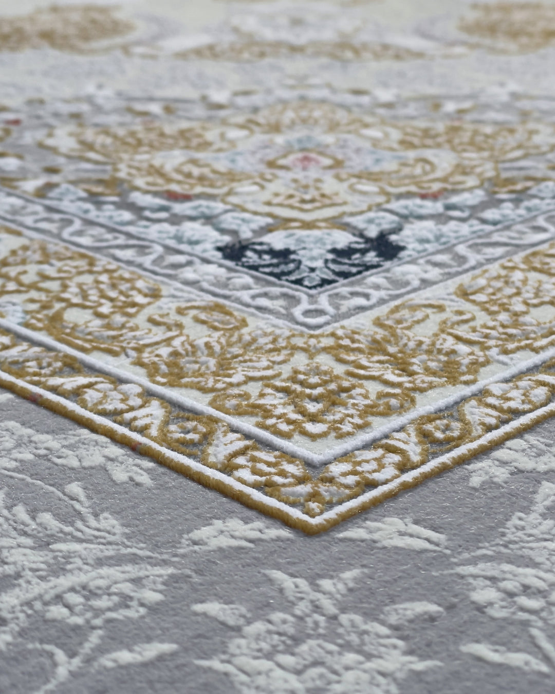 Timeless Persia Silver Persian-Style Medallion Low-Pile Acrylic Rug