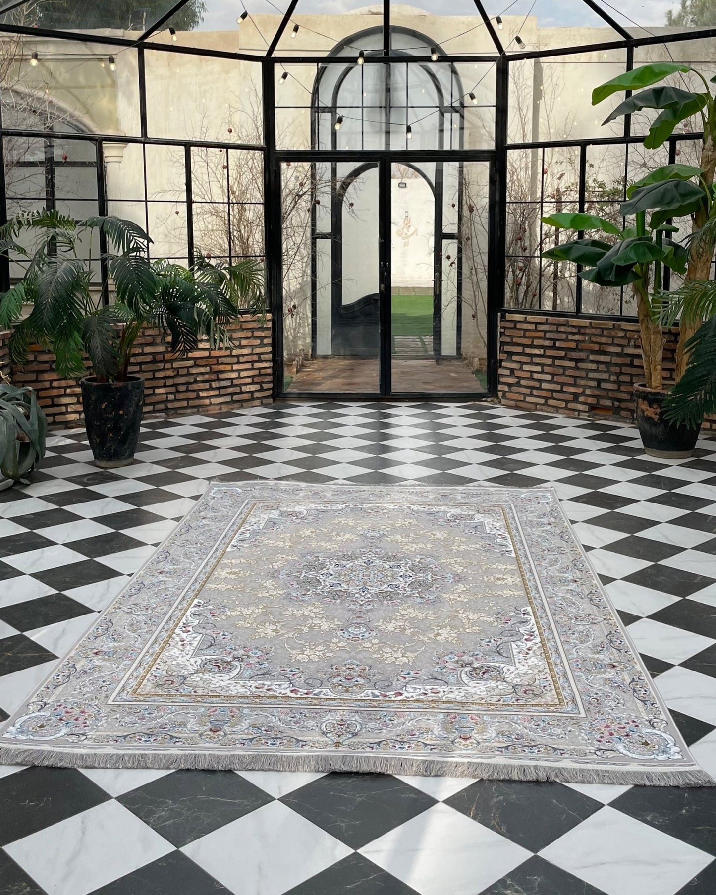 Royal Elegance Silver Persian Rug - beUNIQ