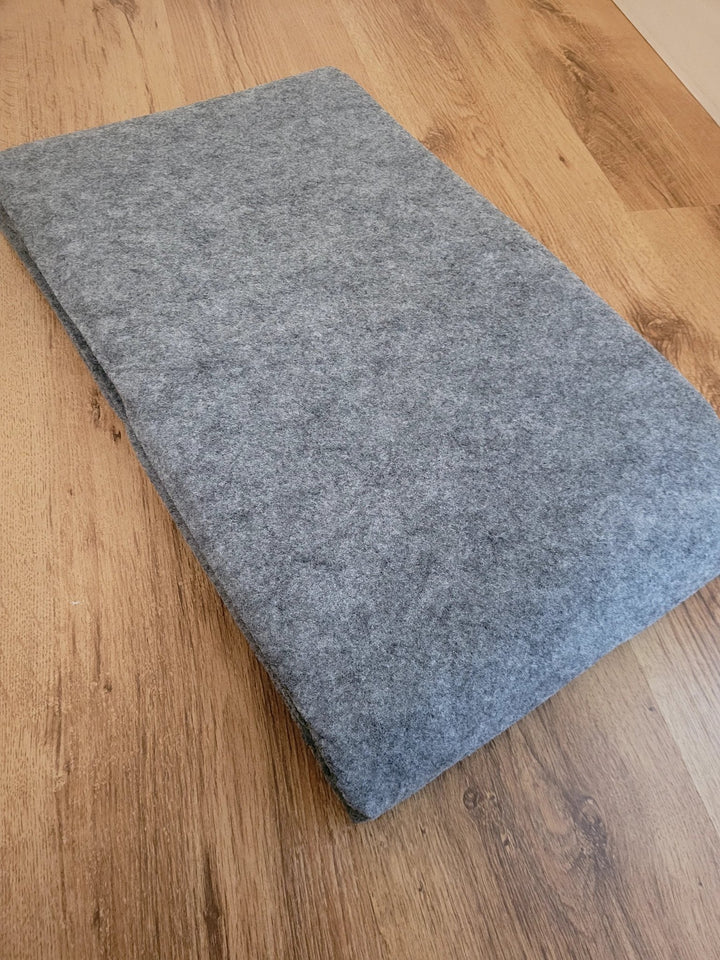 Rug underlay with anti - slip - beUNIQ