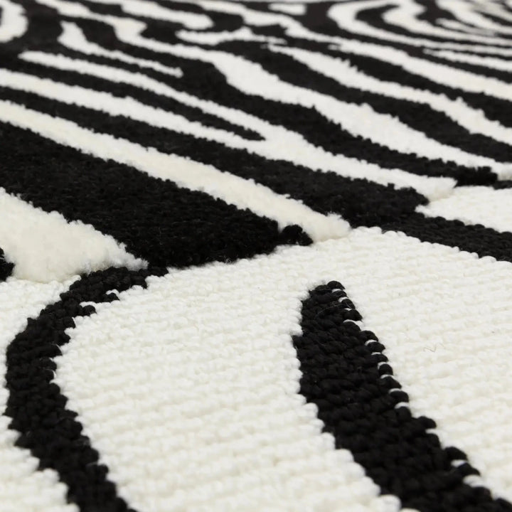 Wilder Zebra - beUNIQ - asia1 - 200x290 -