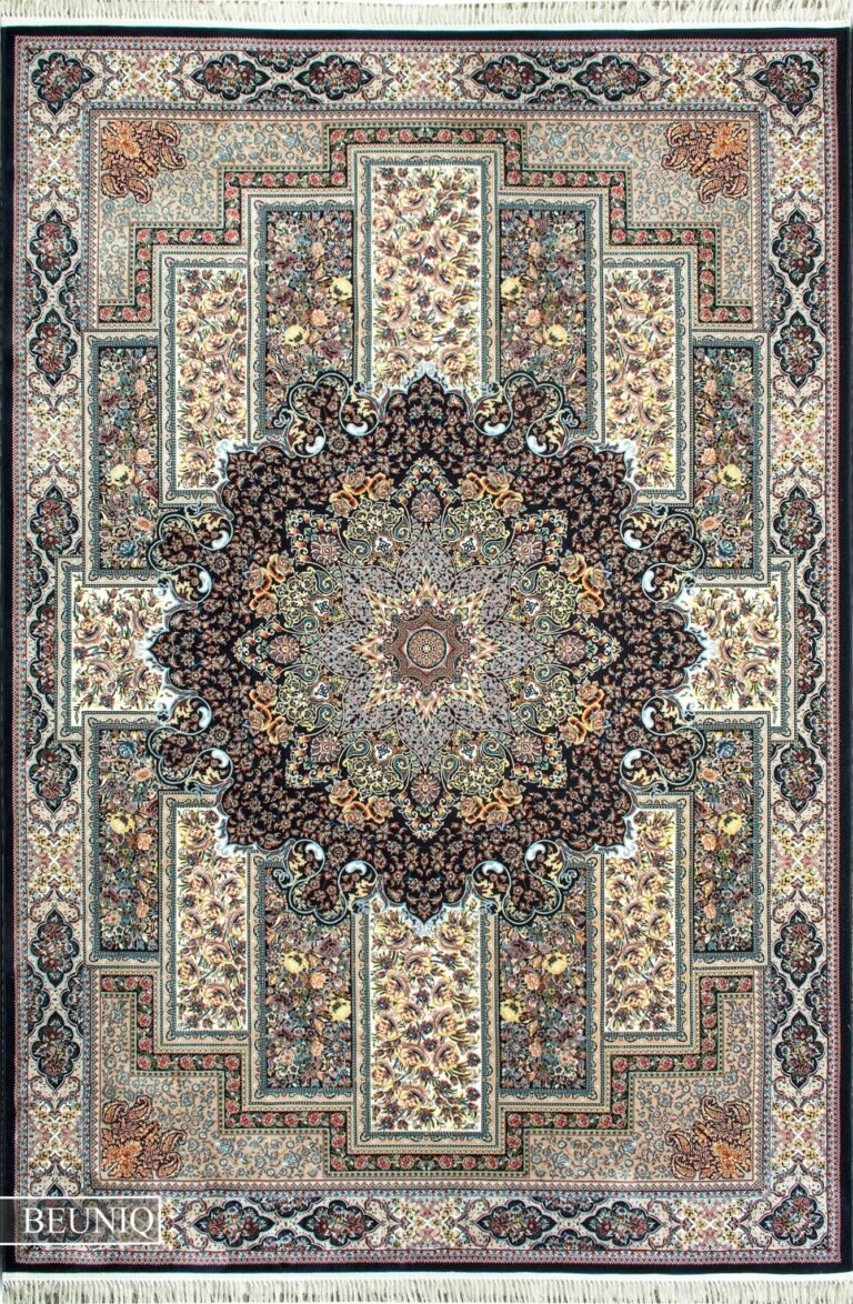 Flower Field Navy 607 - beUNIQ