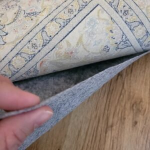Rug underlay with anti - slip - beUNIQ